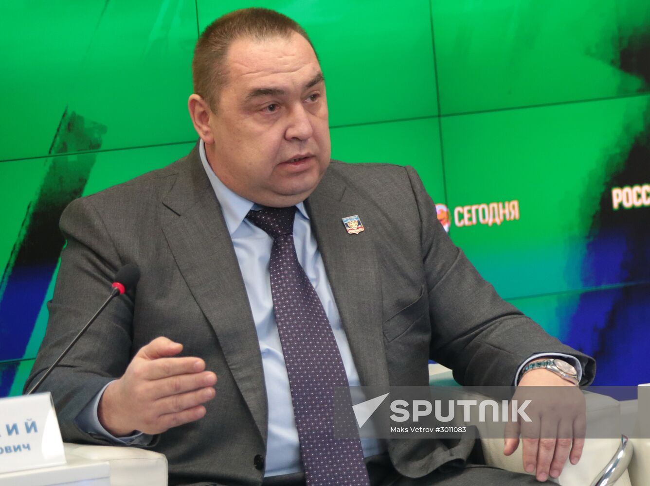 Press conference with leaders of LPR and DPR in Crimea