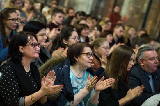 Bolshoi Theater concert in memory of company members killed in Tu-154 crash