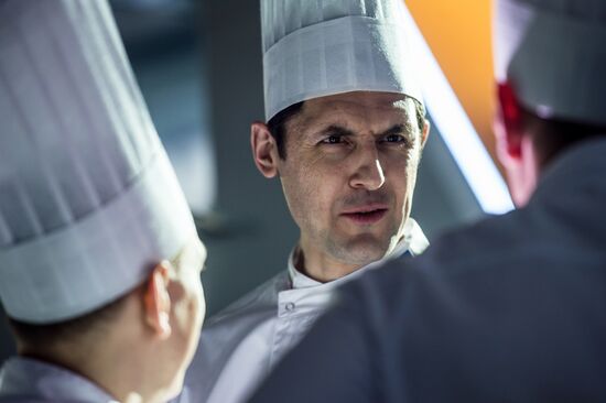 Filming "Kitchen: Last Battle"