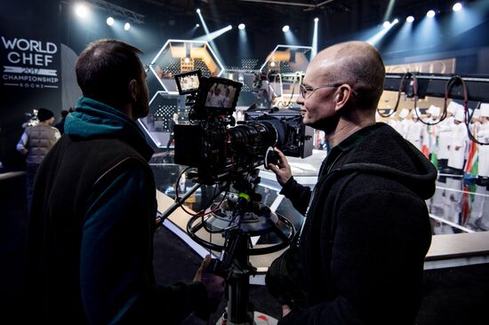 Filming "Kitchen: Last Battle"
