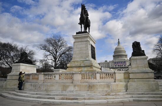 Washington prepares for Trump's inauguration
