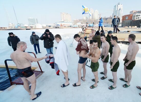 Pacific Fleet sailors with families celebrate Epiphany in Vladivostok