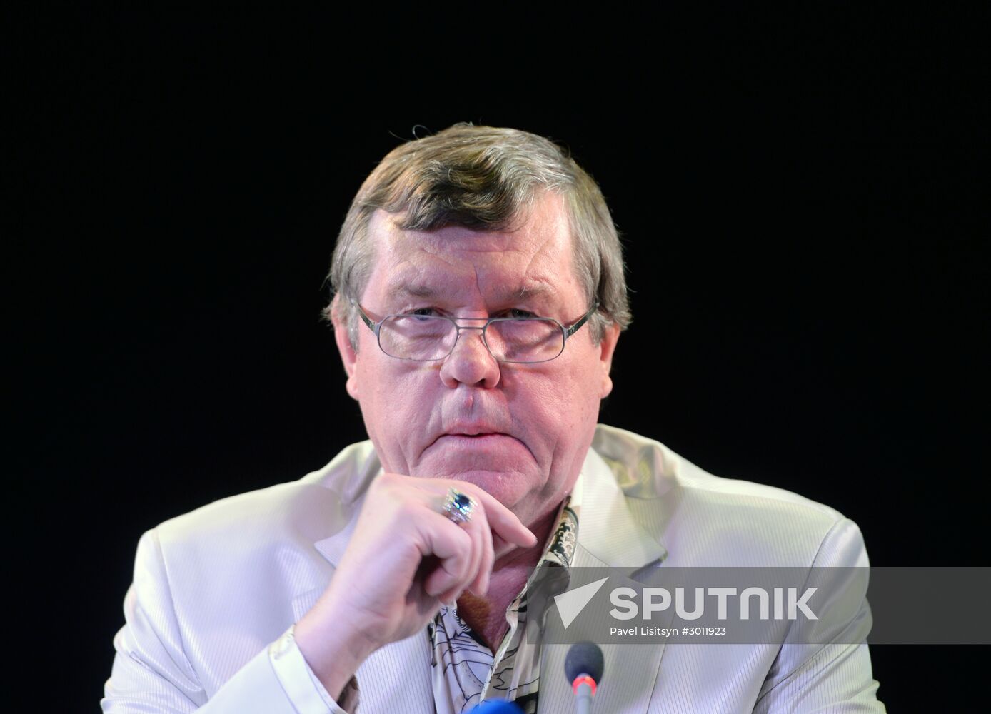 Singer Alexander Novikov gives news conference in Yekaterinburg