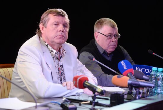 Singer Alexander Novikov gives news conference in Yekaterinburg