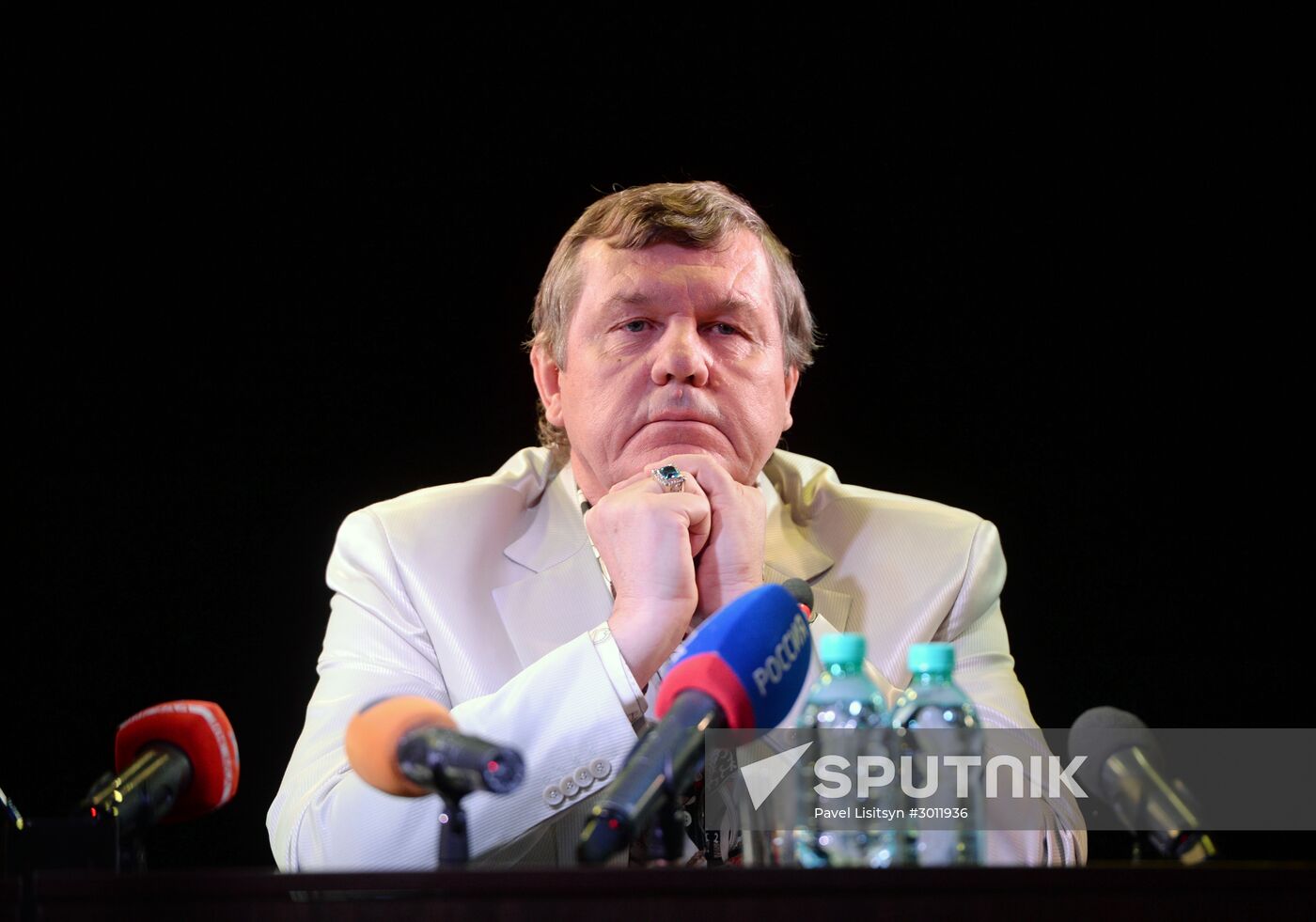 Singer Alexander Novikov gives news conference in Yekaterinburg