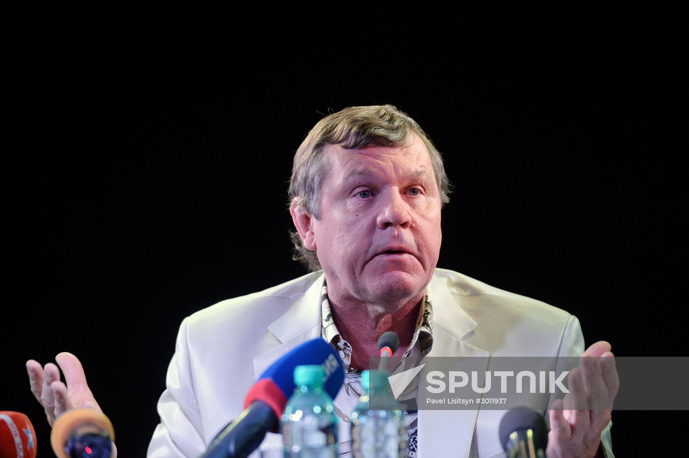 Singer Alexander Novikov gives news conference in Yekaterinburg