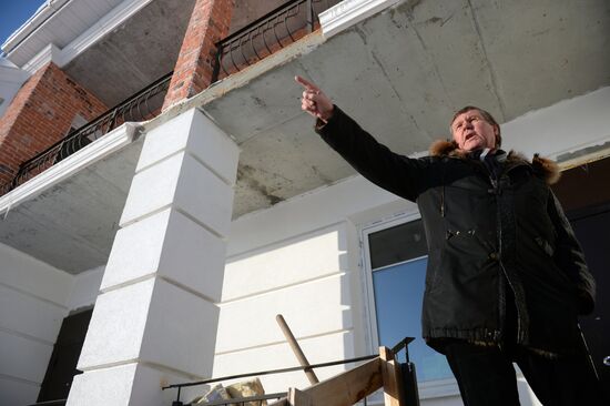 Singer Alexander Novikov gives news conference in Yekaterinburg