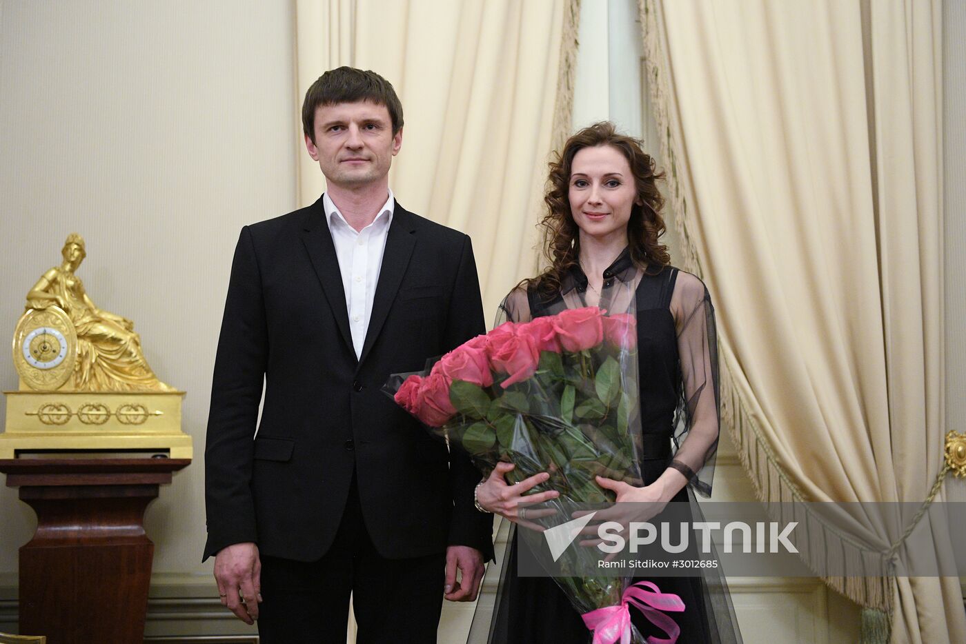 Bolshoi prima Svetlana Zakharova receives diamond certificate