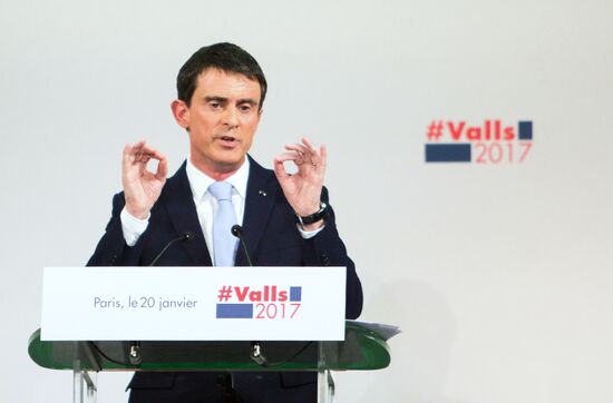 Manuel Valls makes election campaign speech in Paris