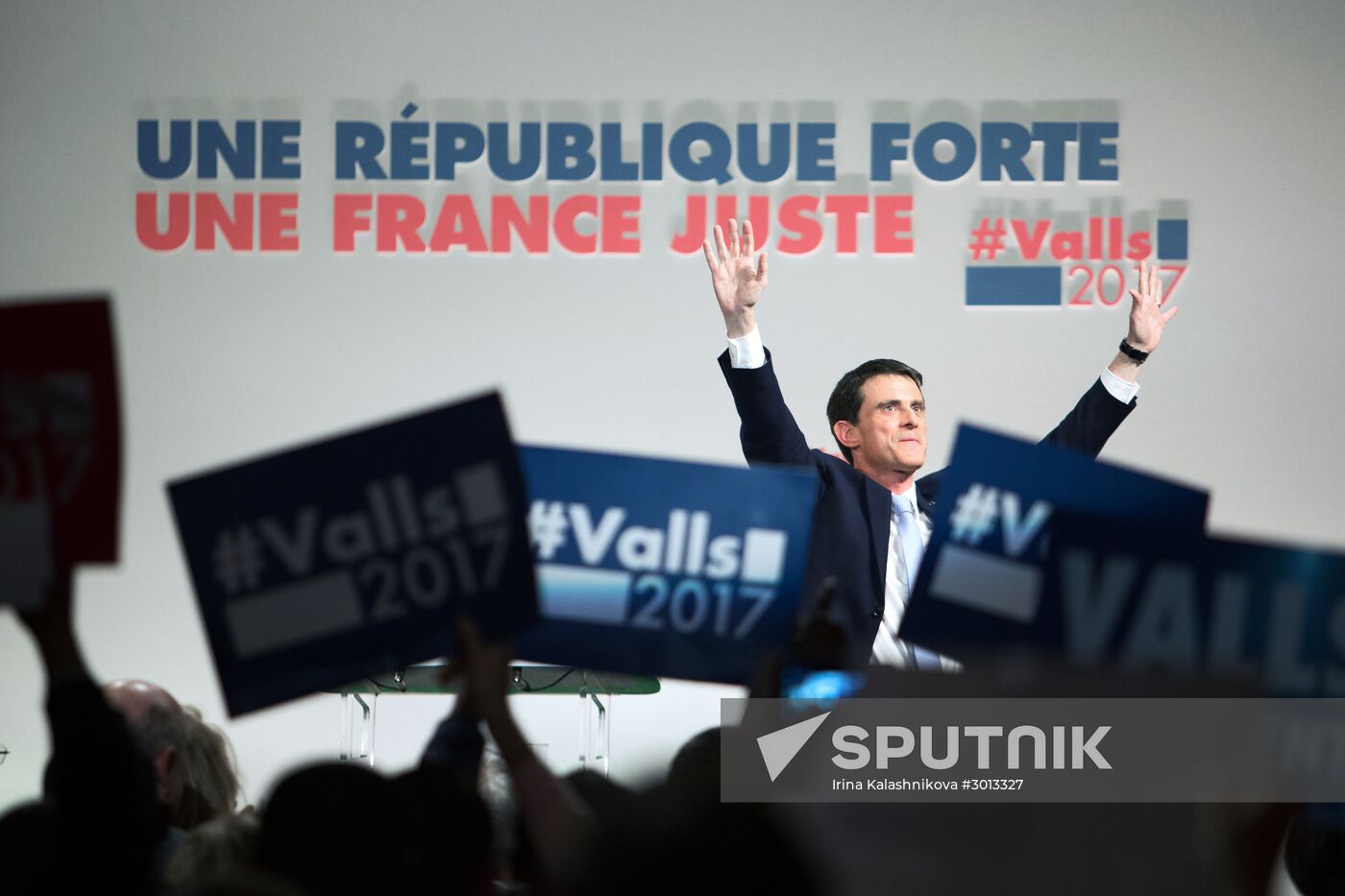 Manuel Valls makes election campaign speech in Paris