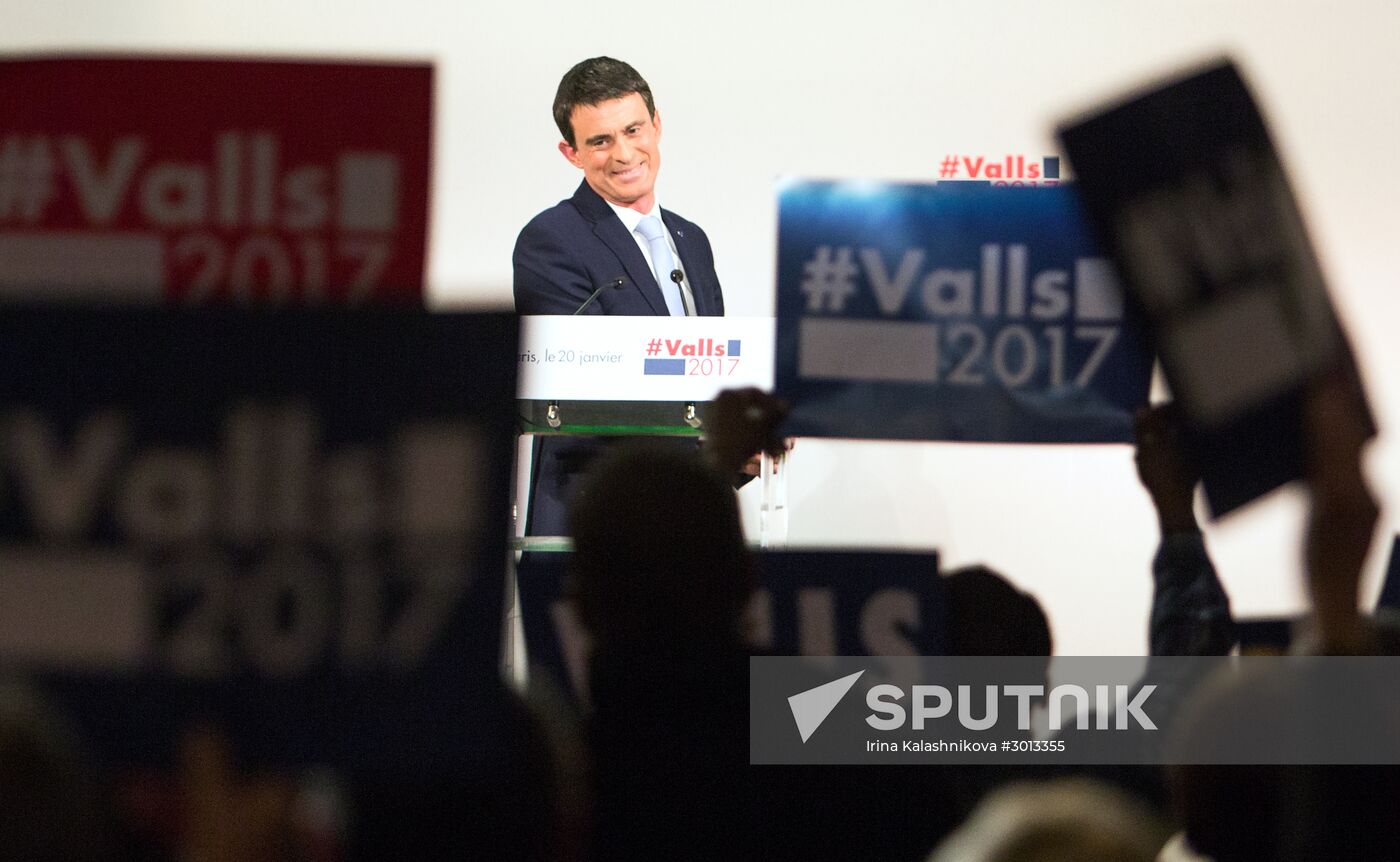 Manuel Valls makes election campaign speech in Paris