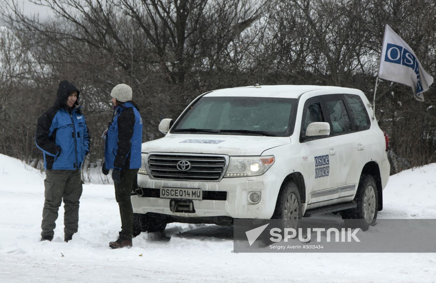 Deputy head of OSCE Mission to Ukraine Alexander Hug visits Alexandrovka school