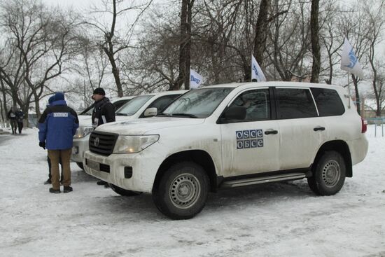Deputy head of OSCE Mission to Ukraine Alexander Hug visits Alexandrovka school