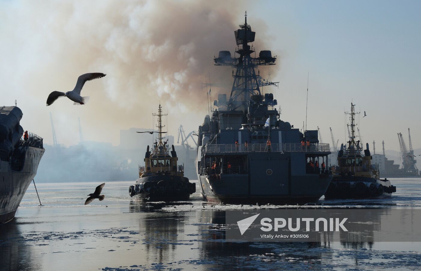 Ceremonial greetings for Pacific Fleet ships