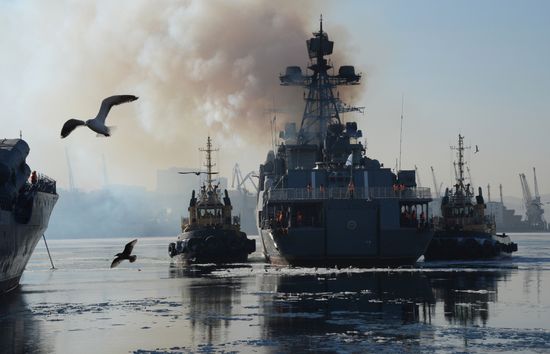 Ceremonial greetings for Pacific Fleet ships