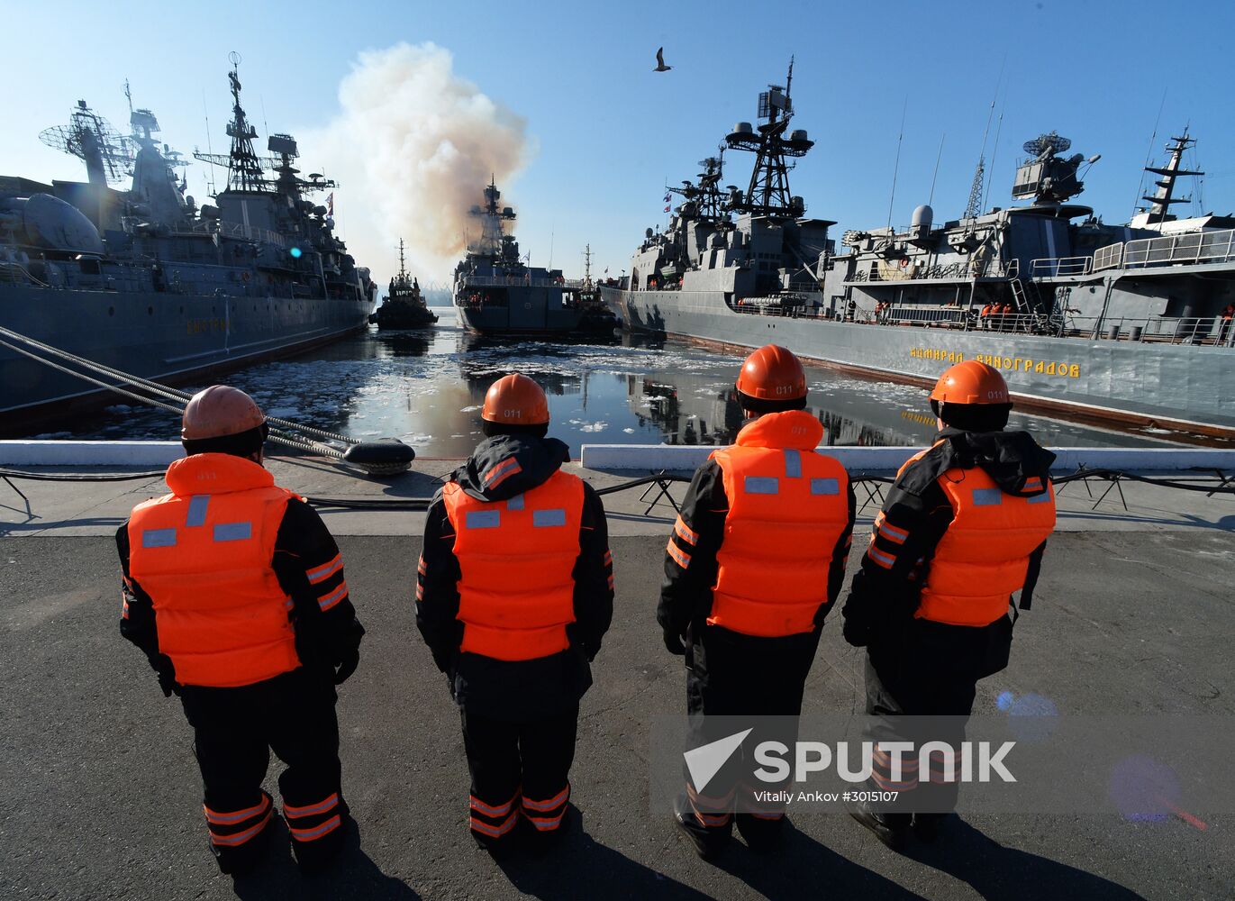 Ceremonial greetings for Pacific Fleet ships