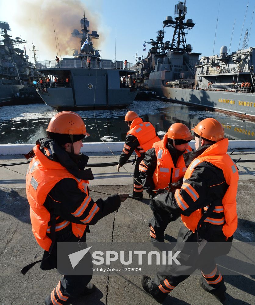 Ceremonial greetings for Pacific Fleet ships