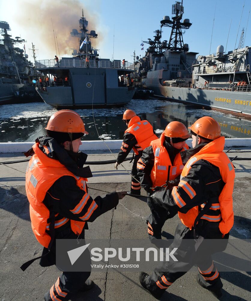 Ceremonial greetings for Pacific Fleet ships