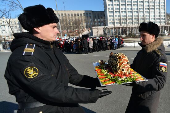 Ceremonial greetings for Pacific Fleet ships