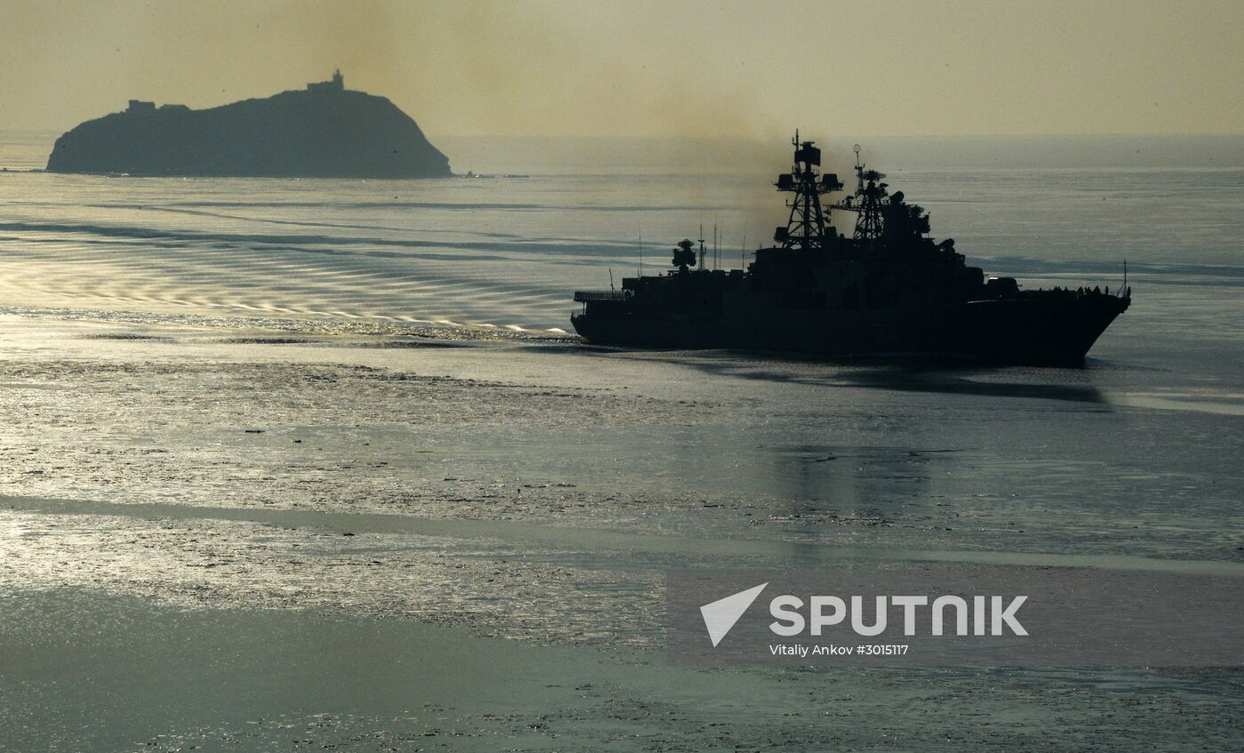 Ceremonial greetings for Pacific Fleet ships