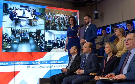 Panel discussion with Education and Science Ministry administration