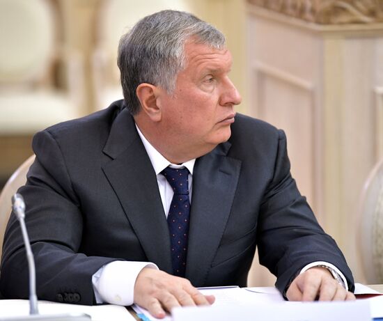 President Vladimir Putin chairs Moscow State University Board of Trustees meeting