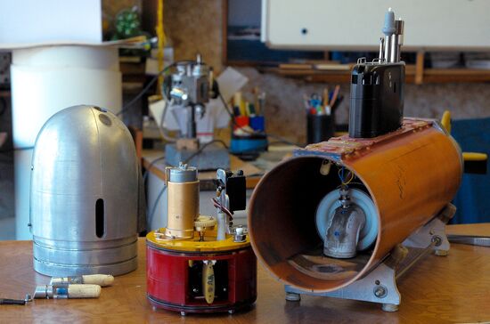 Valentin Gulyayev from Vladivostok builds functional submarine models