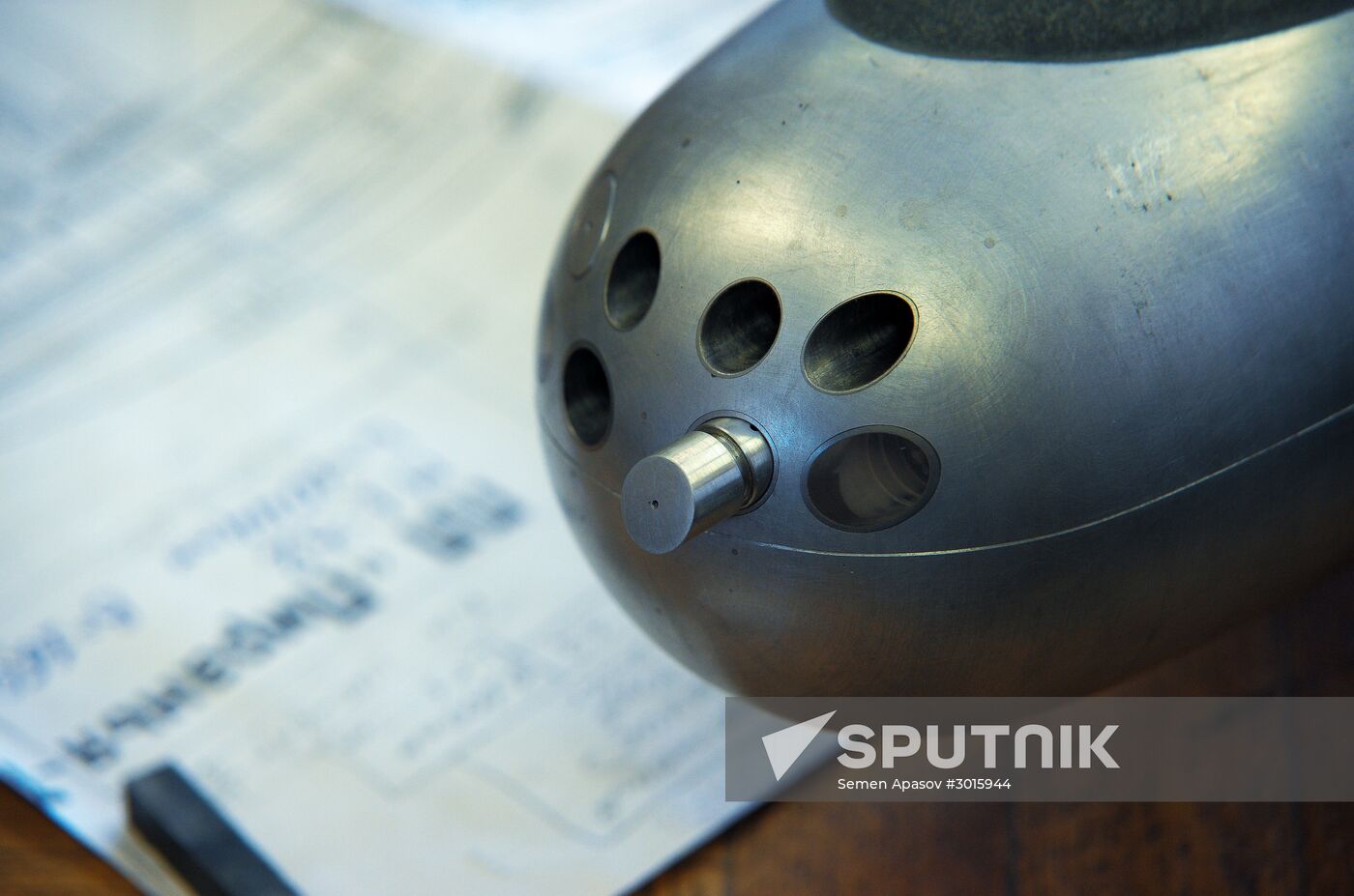 Valentin Gulyayev from Vladivostok builds functional submarine models