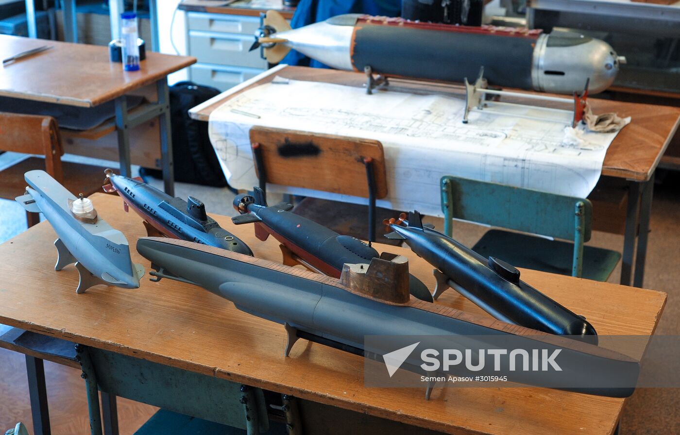 Valentin Gulyayev from Vladivostok builds functional submarine models