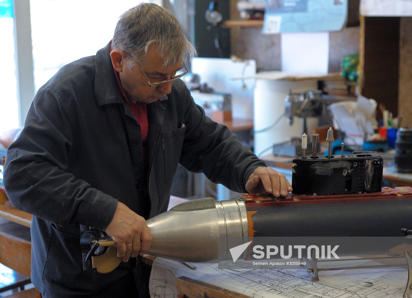 Valentin Gulyayev from Vladivostok builds functional submarine models