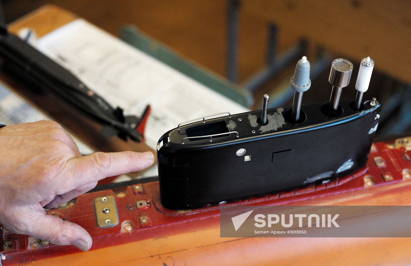 Valentin Gulyayev from Vladivostok builds functional submarine models