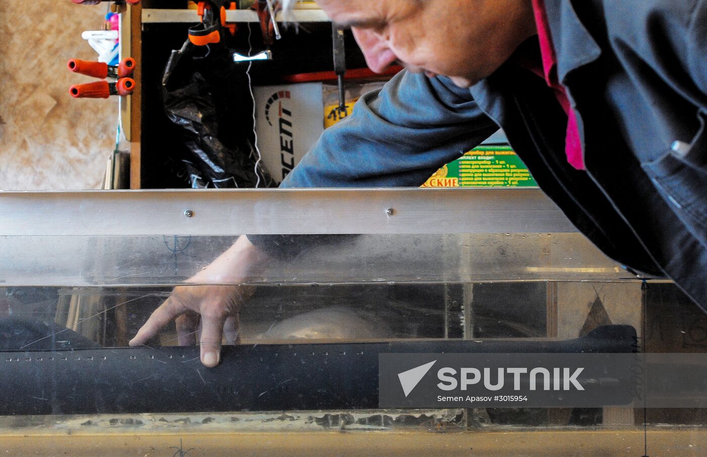 Valentin Gulyayev from Vladivostok builds functional submarine models