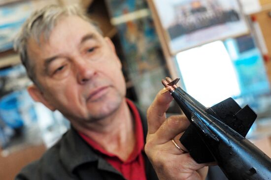 Valentin Gulyayev from Vladivostok builds functional submarine models