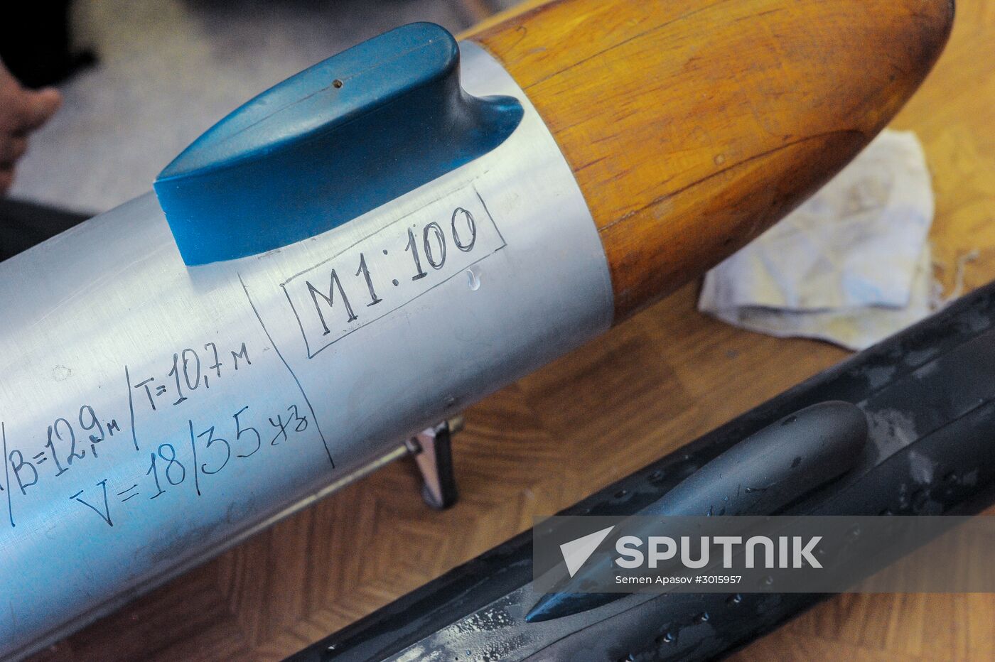 Valentin Gulyayev from Vladivostok builds functional submarine models