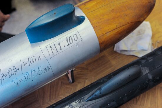 Valentin Gulyayev from Vladivostok builds functional submarine models