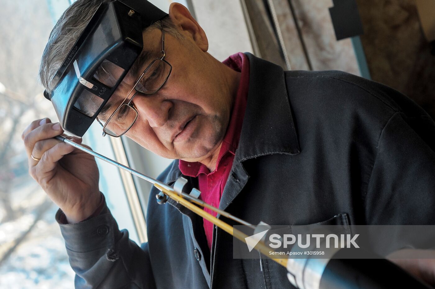 Valentin Gulyayev from Vladivostok builds functional submarine models