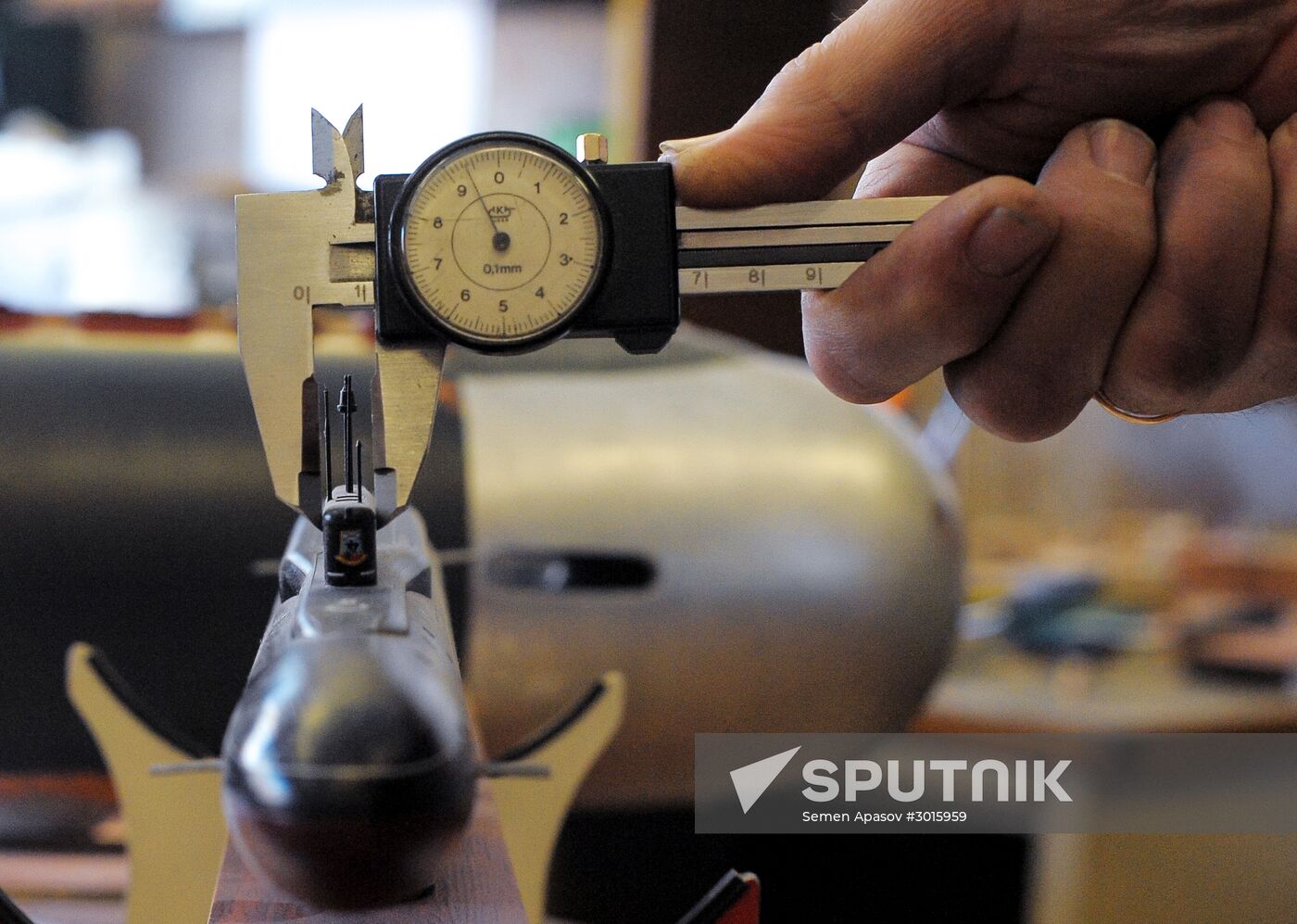 Valentin Gulyayev from Vladivostok builds functional submarine models