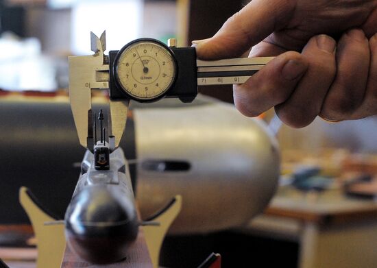 Valentin Gulyayev from Vladivostok builds functional submarine models