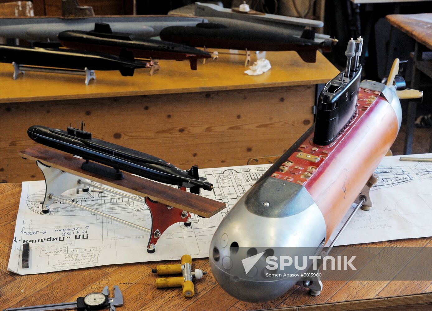Valentin Gulyayev from Vladivostok builds functional submarine models