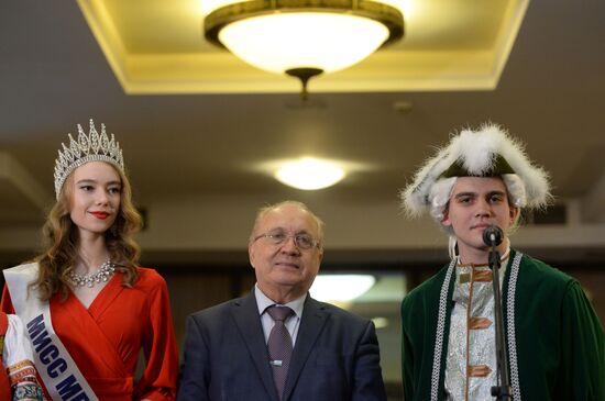 Traditional mead drinking ceremony with President of MSU Viktor Sadovnichy