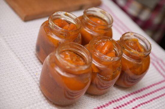Making mandarin orange jam in Abkhazia