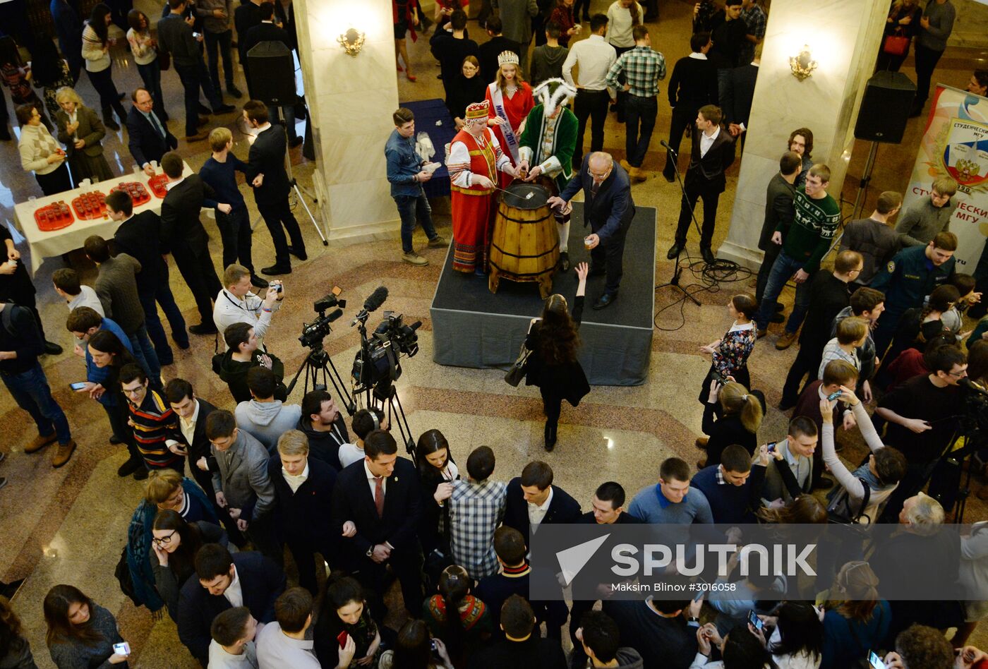 Traditional mead drinking ceremony with President of MSU Viktor Sadovnichy