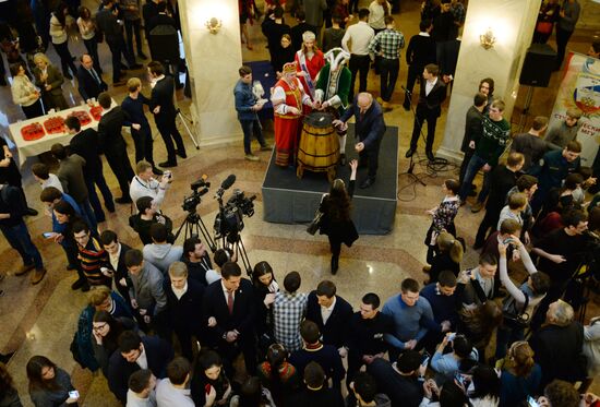 Traditional mead drinking ceremony with President of MSU Viktor Sadovnichy