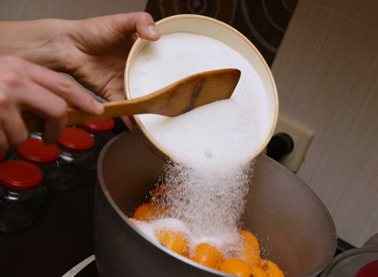 Making mandarin orange jam in Abkhazia
