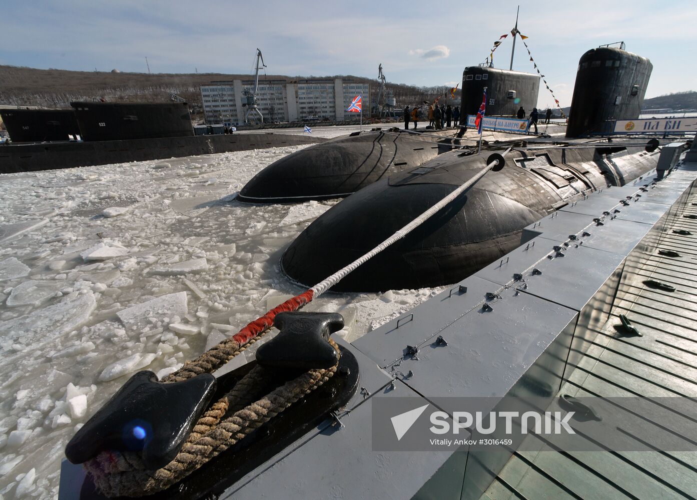 The diesel submarine Komsomolsk-on-Amur returns to Pacific Fleet