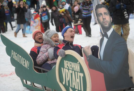 Makeshift sled race at Vorobyovy Hills