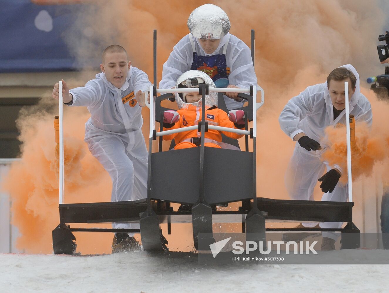 Homemade sled race on Vorobyovy Hills