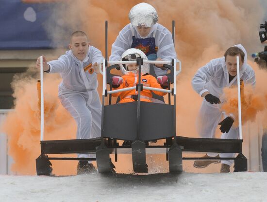Homemade sled race on Vorobyovy Hills