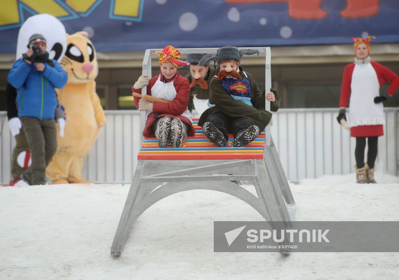 Homemade sled race on Vorobyovy Hills
