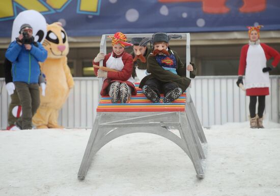 Homemade sled race on Vorobyovy Hills